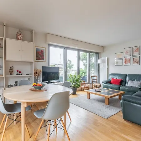 Veeve - Aligre Heights Apartment